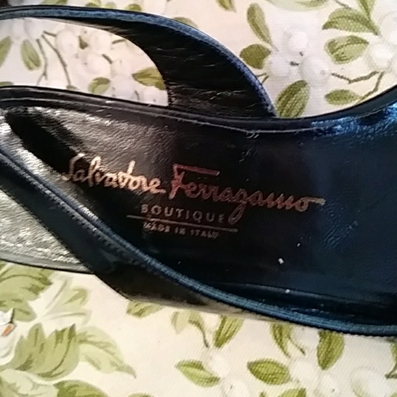 Ferragamo black patent slingbacks sz 7.5AA - Picture 5 of 6